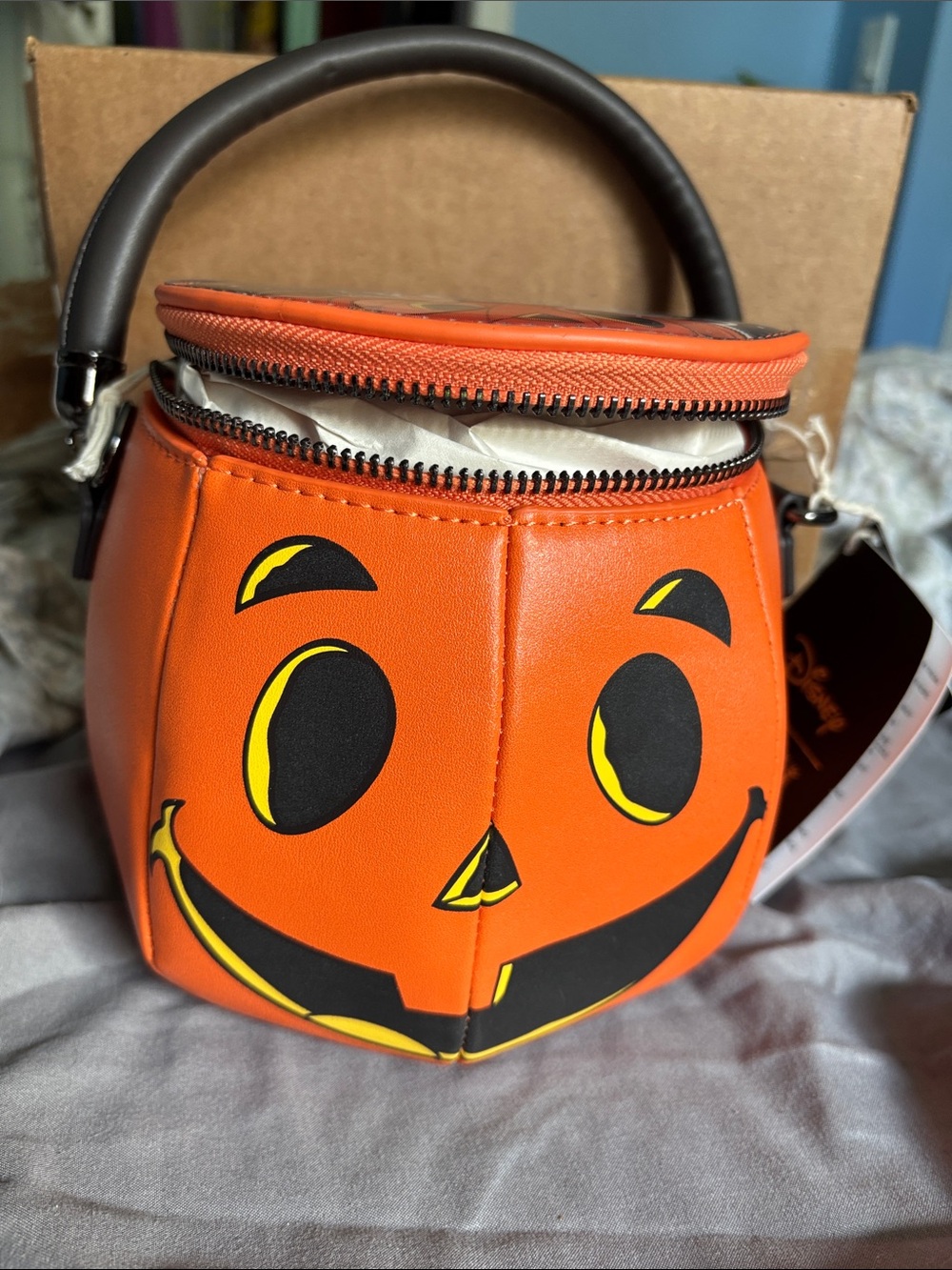 Loungefly Disney Mickey Minnie Mouse Pumpkin crossbody Bag Glows in Dark - Picture 7 of 8